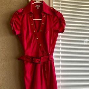 Cache dress with gold buttons